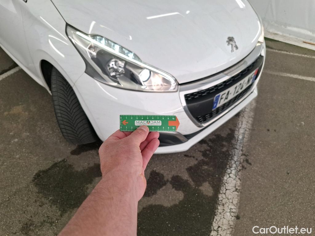  Peugeot  208 PEUGEOT  / 2015 / 5P / Berline &BLUEHDI 100 S&S ALLURE BUSINESS #6