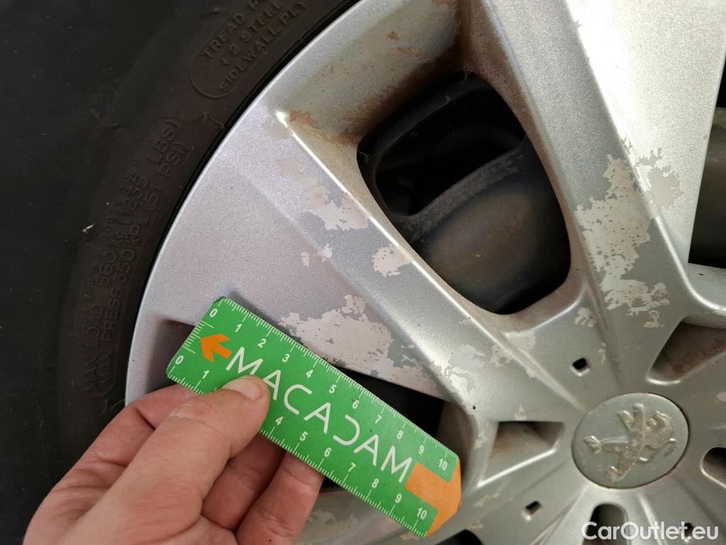  Peugeot  208 PEUGEOT  Affaire / 2015 / 5P / Berline &BlueHDi 100 €6.c S&S PREMIUM PACK #64