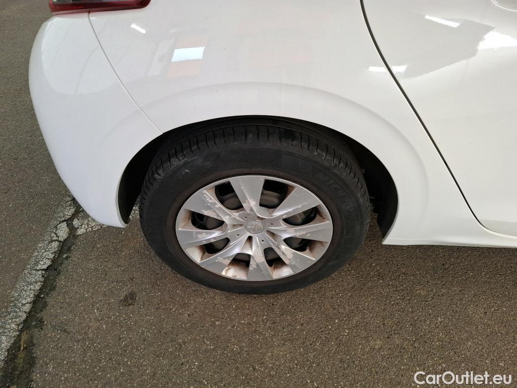  Peugeot  208 PEUGEOT  Affaire / 2015 / 5P / Berline &BlueHDi 100 €6.c S&S PREMIUM PACK #61