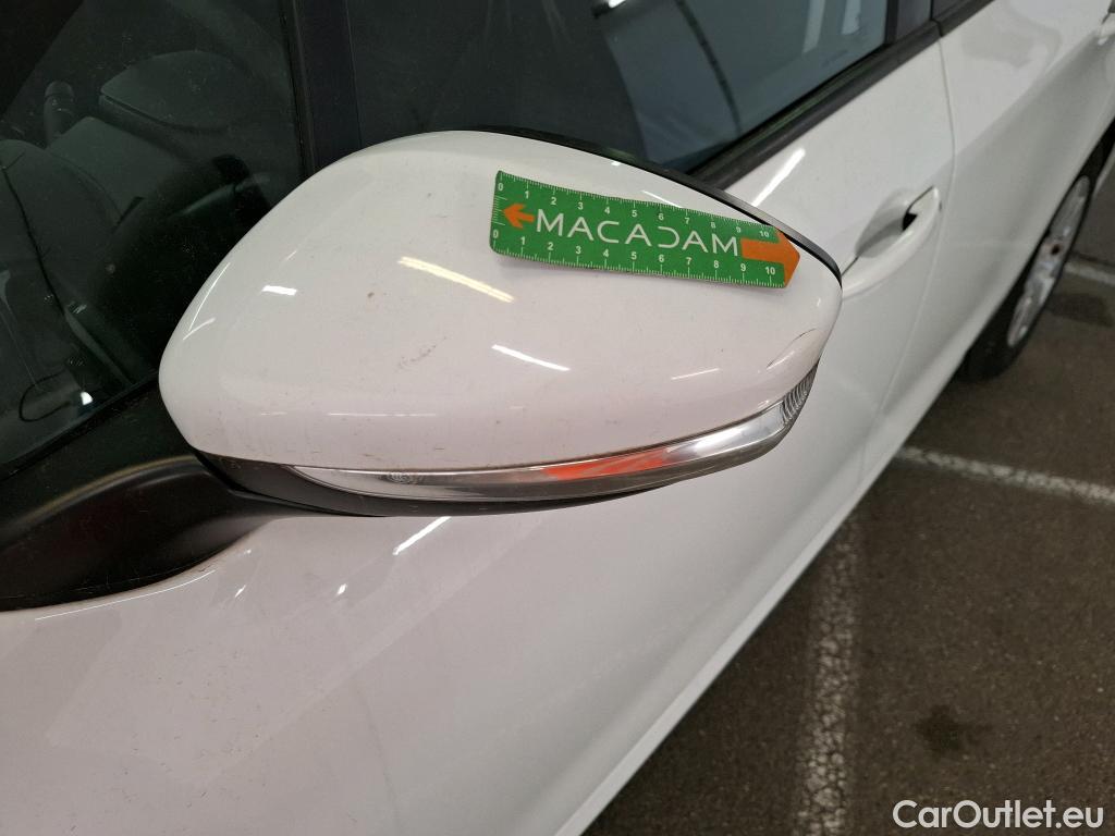  Peugeot  208 PEUGEOT  Affaire / 2015 / 5P / Berline &BlueHDi 100 €6.c S&S PREMIUM PACK #47