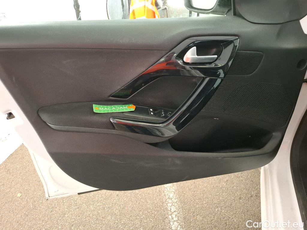  Peugeot  208 PEUGEOT  Affaire / 2015 / 5P / Berline &BlueHDi 100 €6.c S&S PREMIUM PACK #19