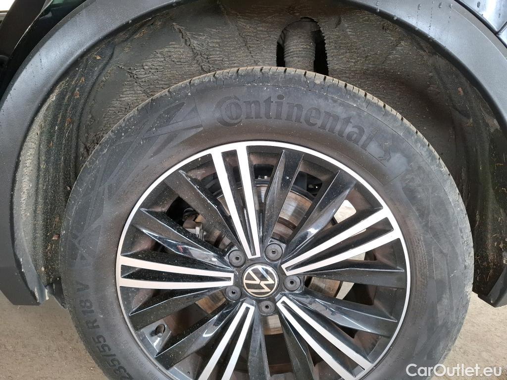  Volkswagen  Tiguan VOLKSWAGEN  / 2020 / 5P / SUV 1.4 eHybrid 245 DSG6 Elegance Exclusive #19
