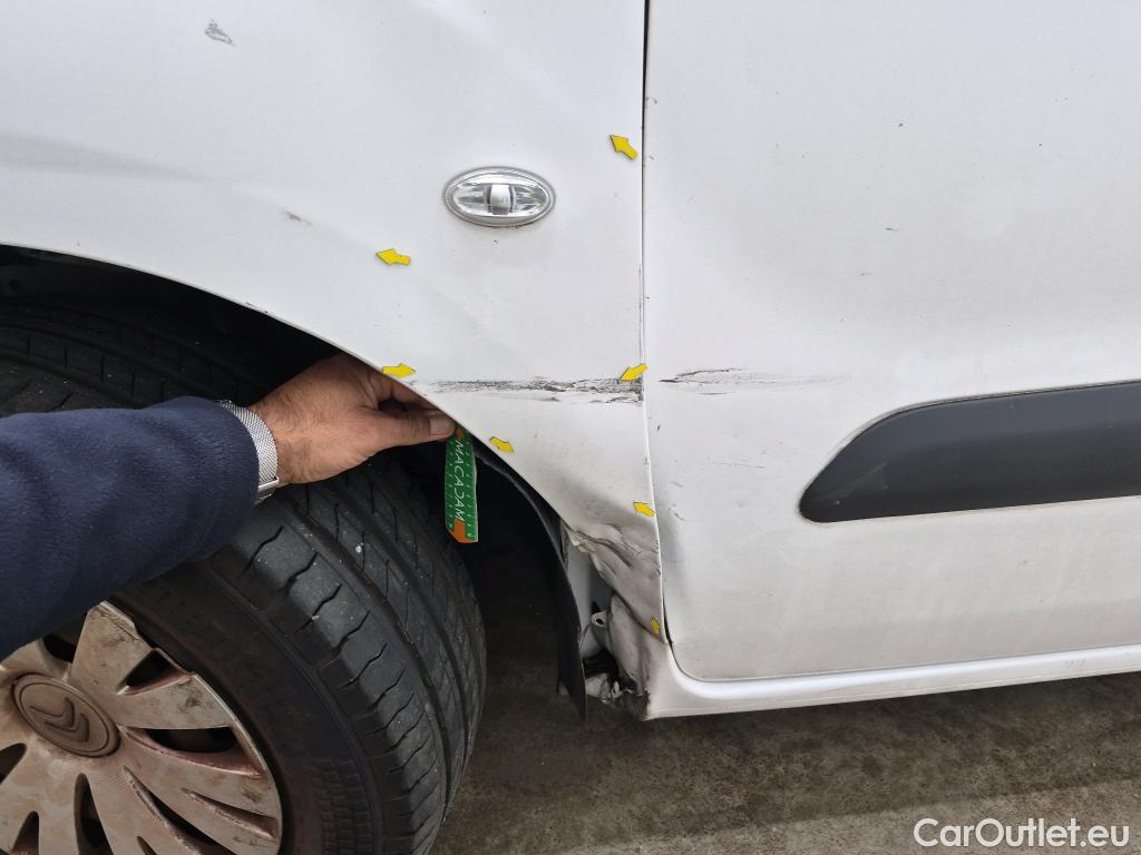  Citroen  Berlingo CITROEN  Electric / 2015 / 4P / Fourgonnette Electric Taille M Club (ex V946) #71