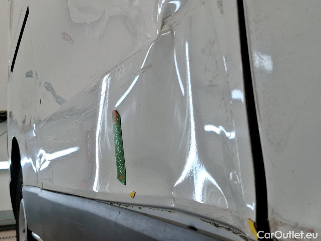  Renault  Trafic  III Fourgon L2H1 3T Grand Confort 2.0 dCi 130CV BVM6 E6d #31