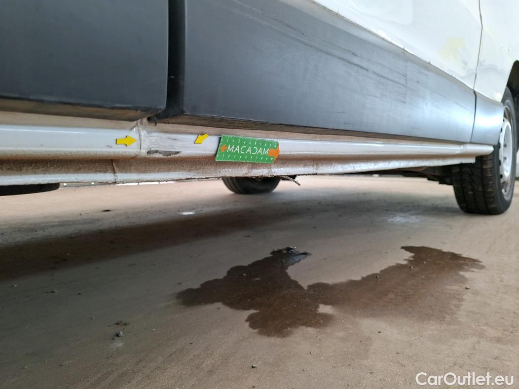  Renault  Trafic  III Fourgon L2H1 3T Grand Confort 2.0 dCi 130CV BVM6 E6d #62