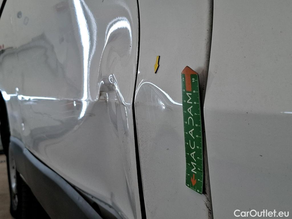  Renault  Trafic  III Fourgon L2H1 3T Grand Confort 2.0 dCi 130CV BVM6 E6d #66