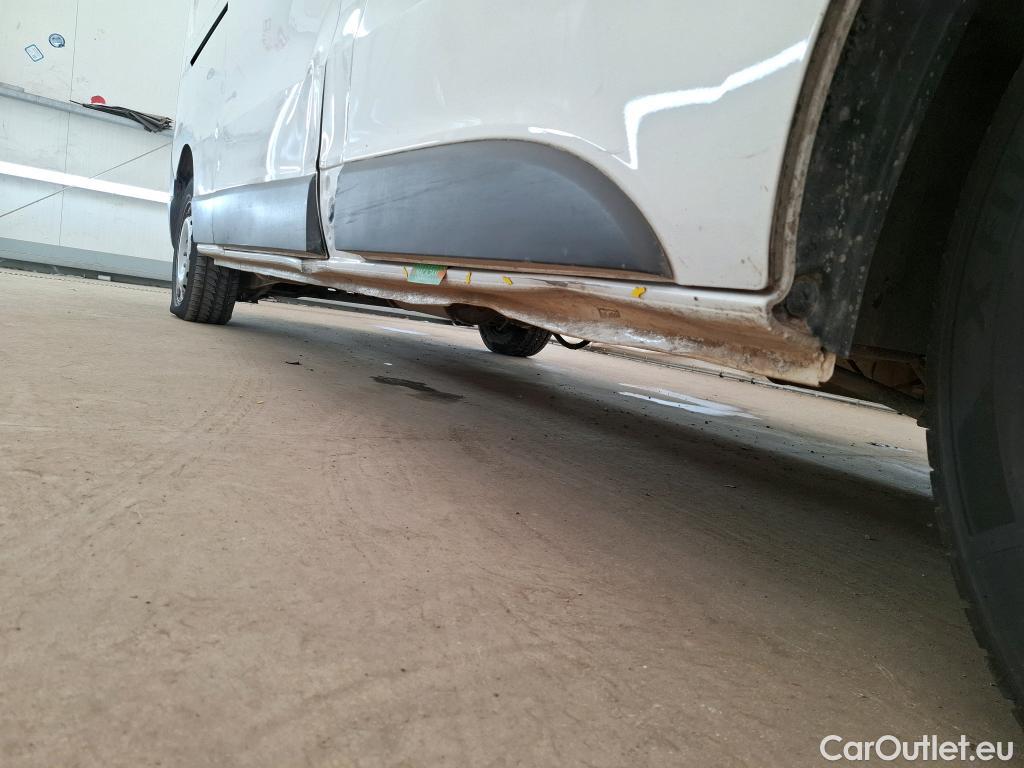  Renault  Trafic  III Fourgon L2H1 3T Grand Confort 2.0 dCi 130CV BVM6 E6d #55