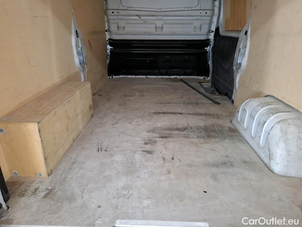  Renault  Trafic RENAULT  VU 4p Fourgon FG GCF L2H1 1300 dCi 120 #4