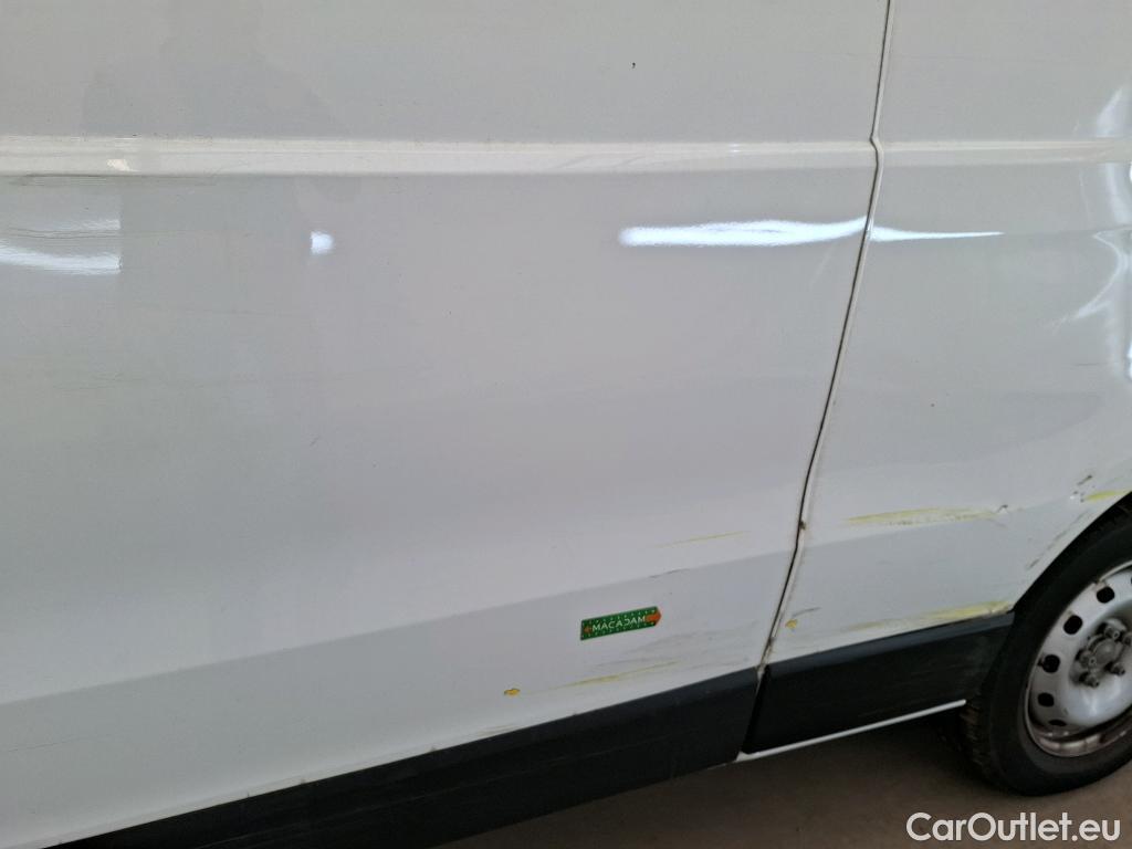  Renault  Trafic  III Fourgon L2H1 3T Grand Confort 2.0 dCi 130CV BVM6 E6d #100