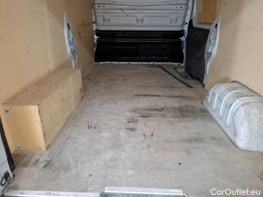  Renault  Trafic RENAULT  VU 4p Fourgon FG GCF L2H1 1300 dCi 120 #22