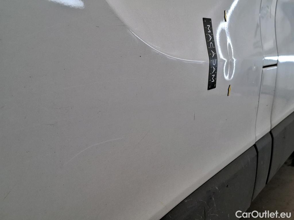  Renault  Trafic RENAULT  VU 4p Fourgon FG GCF L2H1 1300 dCi 120 #22