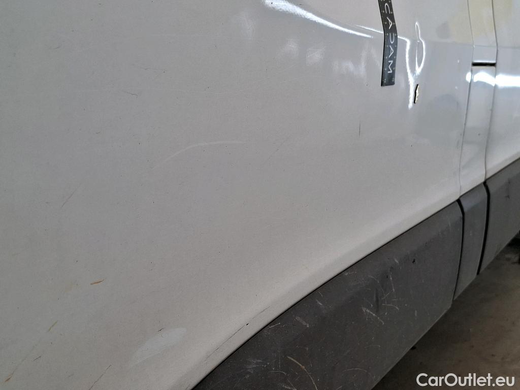  Renault  Trafic RENAULT  VU 4p Fourgon FG GCF L2H1 1300 dCi 120 #23