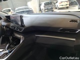  Peugeot  3008 PEUGEOT  / 2020 / 5P / SUV BLUEHDI 130 EAT8 SeS ALLURE #124