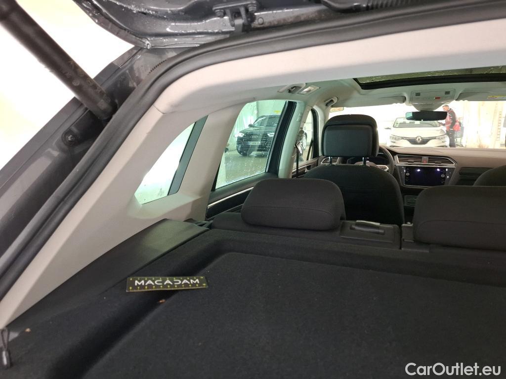  Volkswagen  Tiguan VOLKSWAGEN  / 2020 / 5P / SUV 1.5 TSI 150 DSG7 Elegance #27
