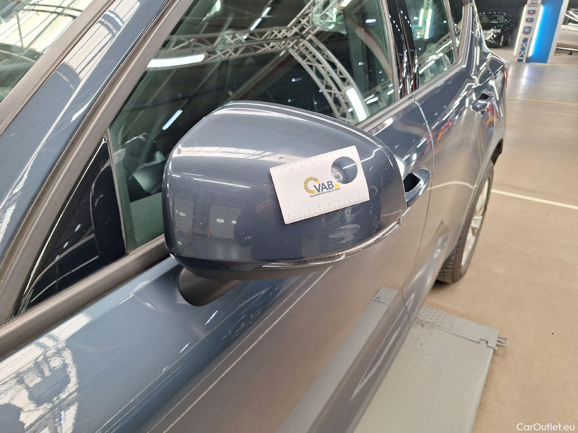  Volvo  XC 40 Volvo, XC40 '17, Volvo XC40 T2 Momentum Pro 5d #5