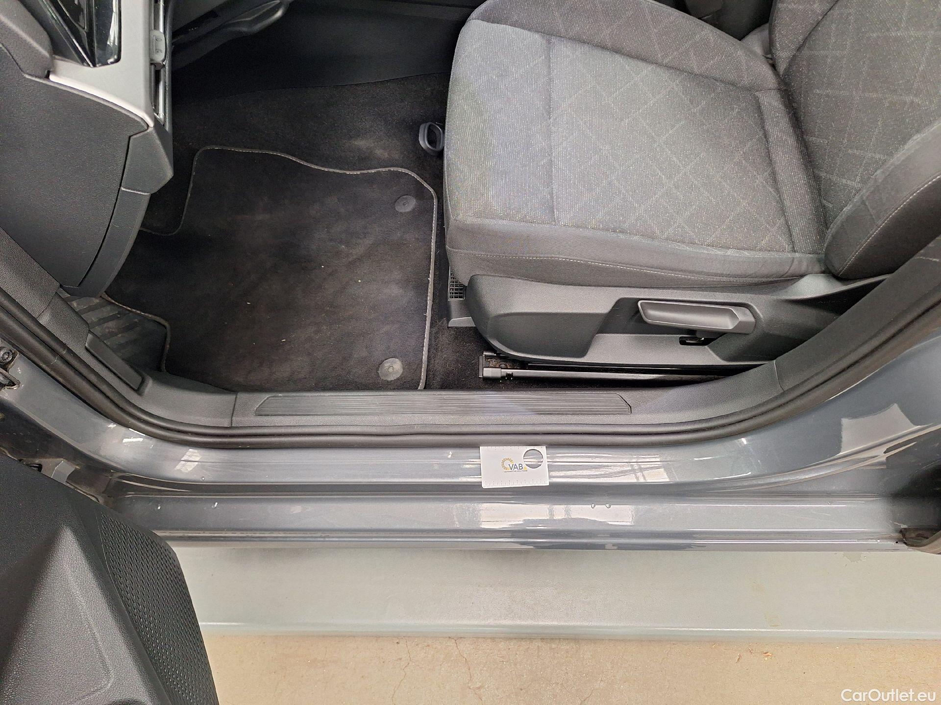  Volkswagen  Golf  VW, VIII '20, Volkswagen VIII 1.0 eTSI 81kW Life DSG 5d #8