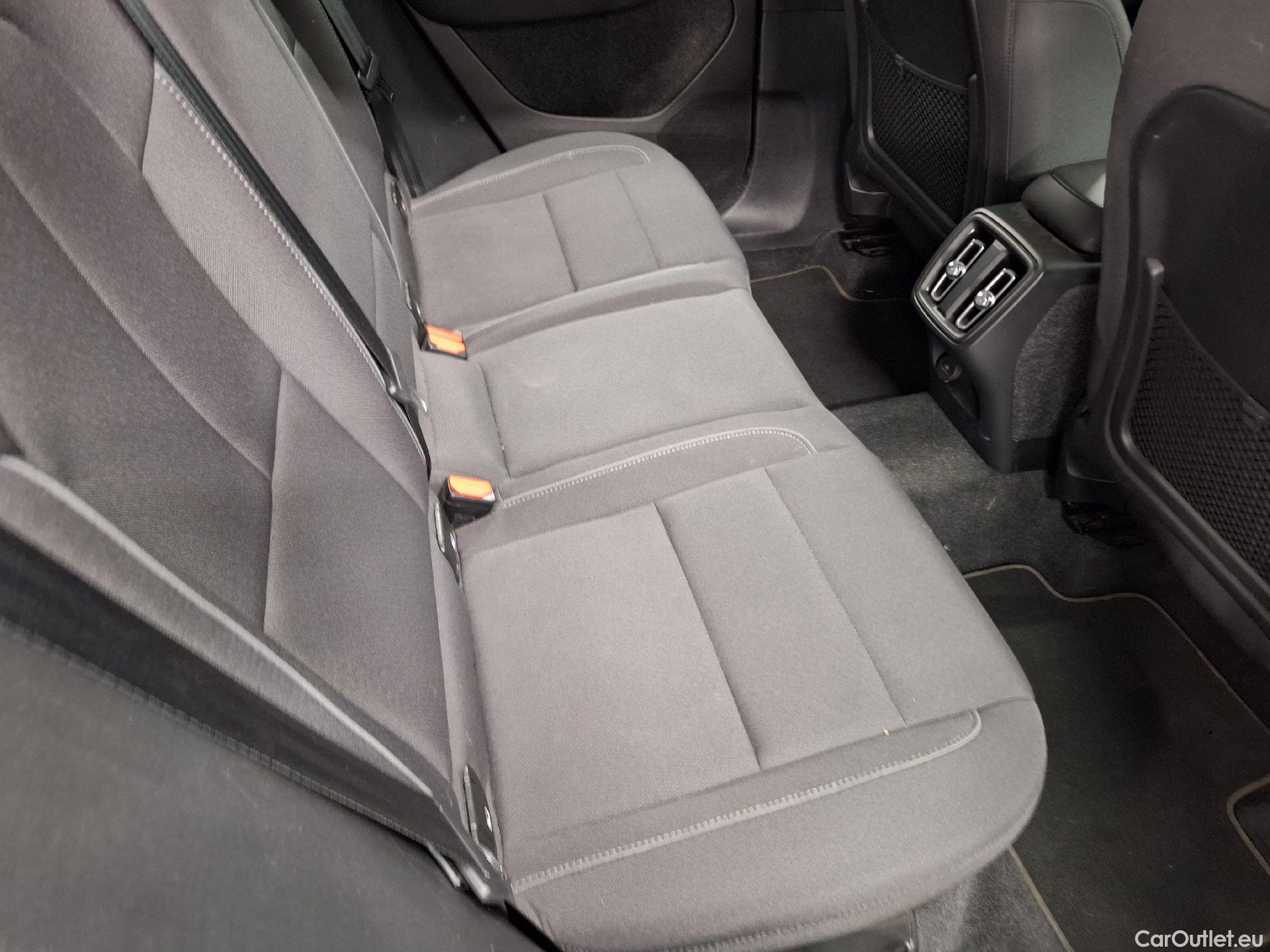  Volvo  XC 40 Volvo, XC40 '17, Volvo XC40 T2 Momentum Pro 5d #14