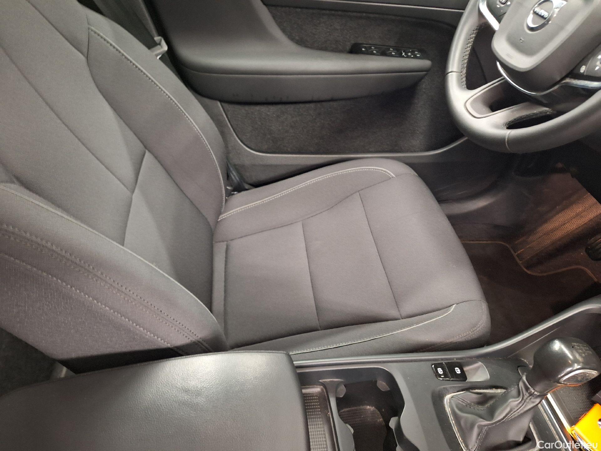  Volvo  XC 40 Volvo, XC40 '17, Volvo XC40 T2 Momentum Pro 5d #13