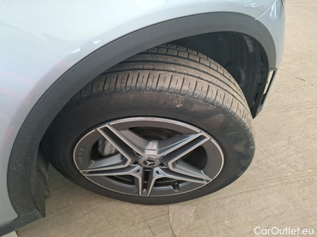  Mercedes  G-Klasee MERCEDES-BENZ GLC Coupe / 2019 / 5P / Coupé GLC 300 e AMG Line 4Matic #6