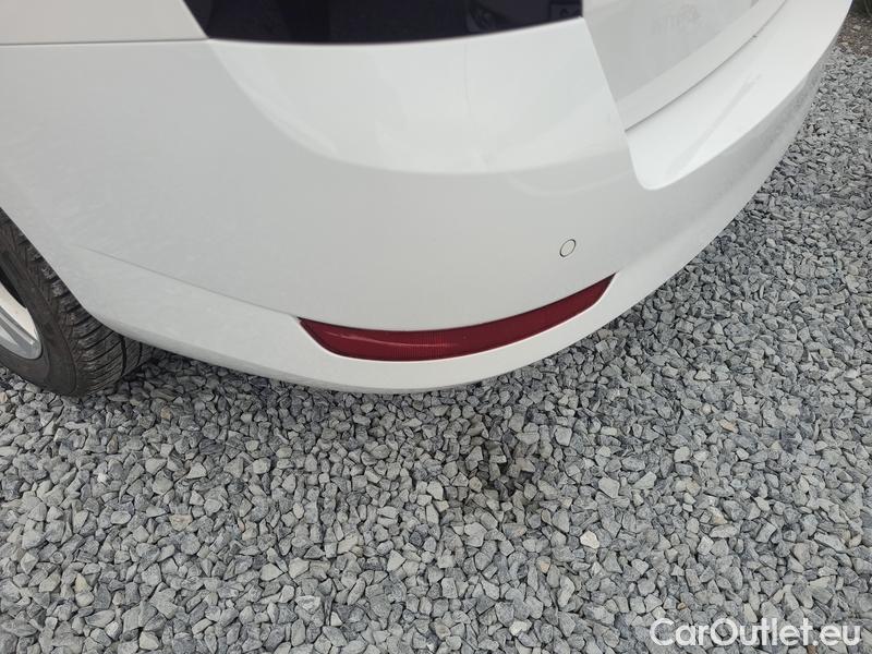  Skoda  Fabia  Combi (2015) Com.1.0TSI 70 Ambition 5d #4