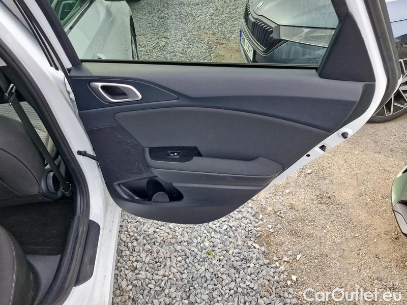  KIA  Cee'd Ceed Sportswagon (2018->) Ceed SW 1.5 T-GDI 118 Top AT #17
