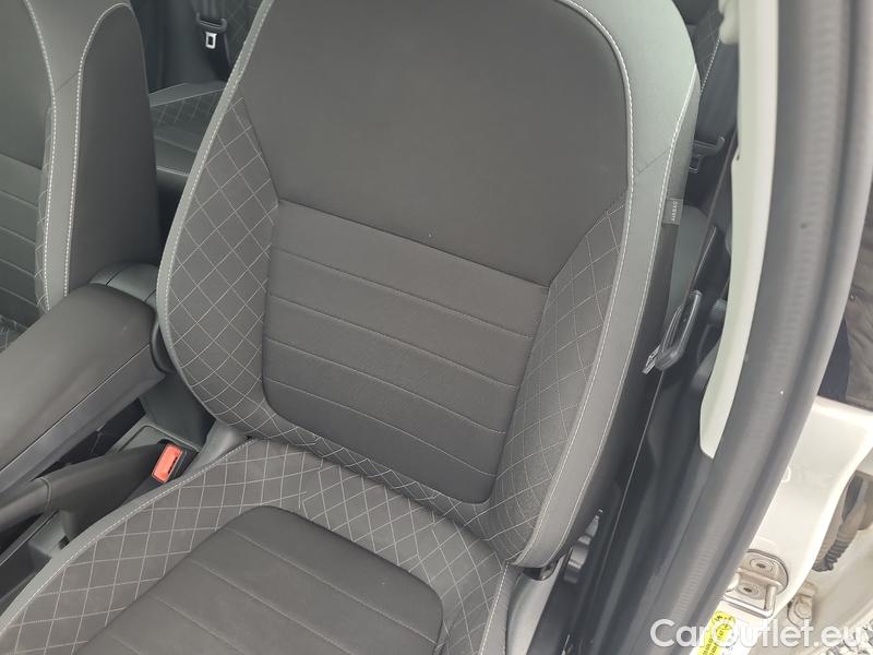 Skoda  Fabia  Combi (2015) Com.1.0TSI 70 Ambition 5d #16