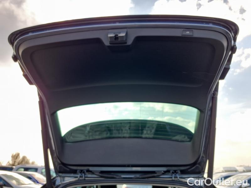  Skoda  Octavia  Combi (NX3)(2020) Oct.Combi 1.5TSI 110 Style #8