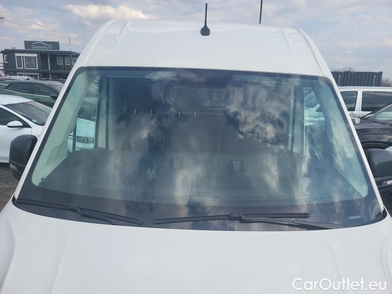 Volkswagen  Crafter  Flatbed  (SZ) (2017-->)  30 103 stred rozvor #1