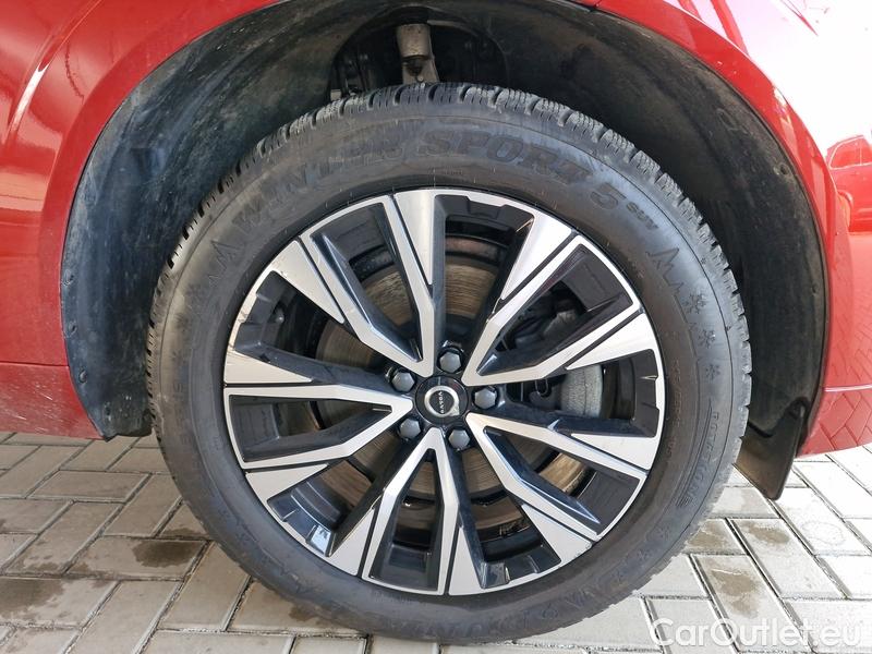  Volvo  XC60  (2008)  B5 Plus Dark AT 5d #7