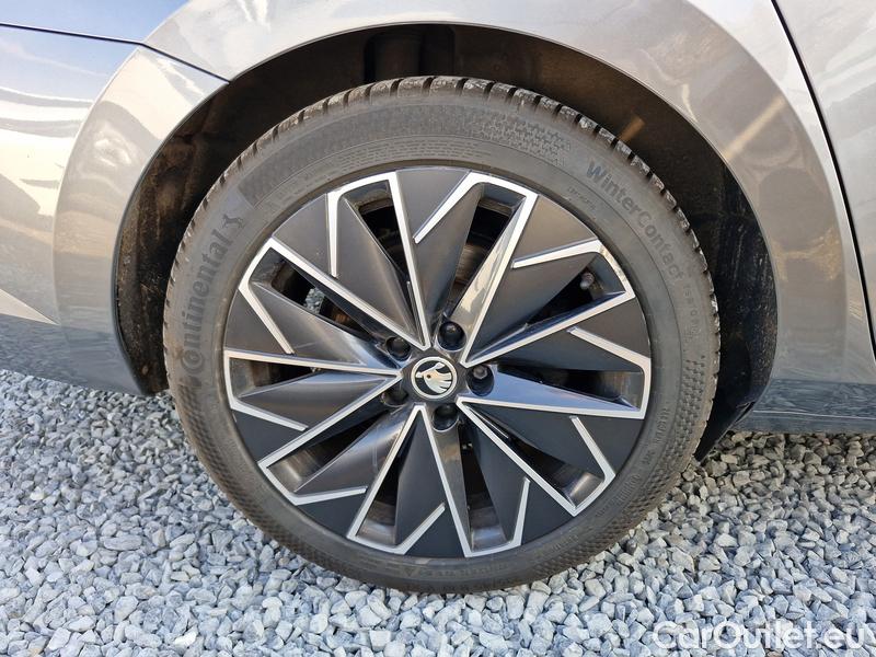  Skoda  Superb  Combi (3T5)(2010) Su.com.2.0TDI 147 4x4 L&K Aut #10
