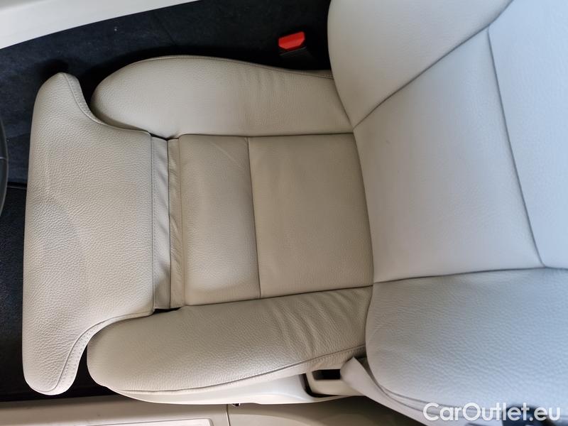  Volvo  XC60  (2008)  B5 Plus Dark AT 5d #4