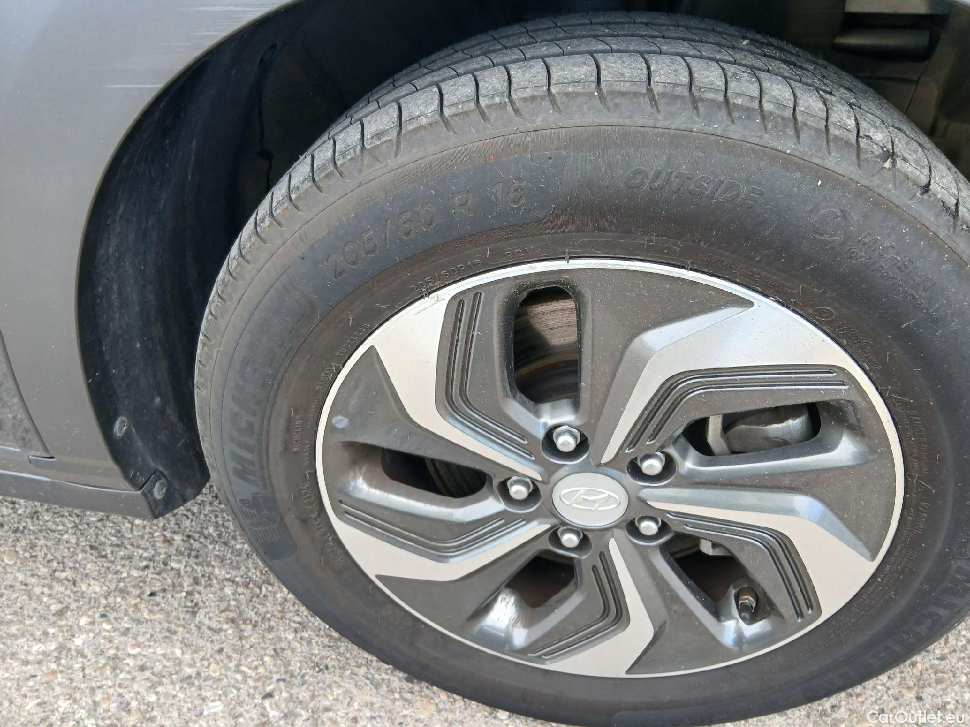  Hyundai  Konna HYUNDAI Kona / 2017 / 5P / todoterreno 1.6 GDI HEV Tecno Red DT #32