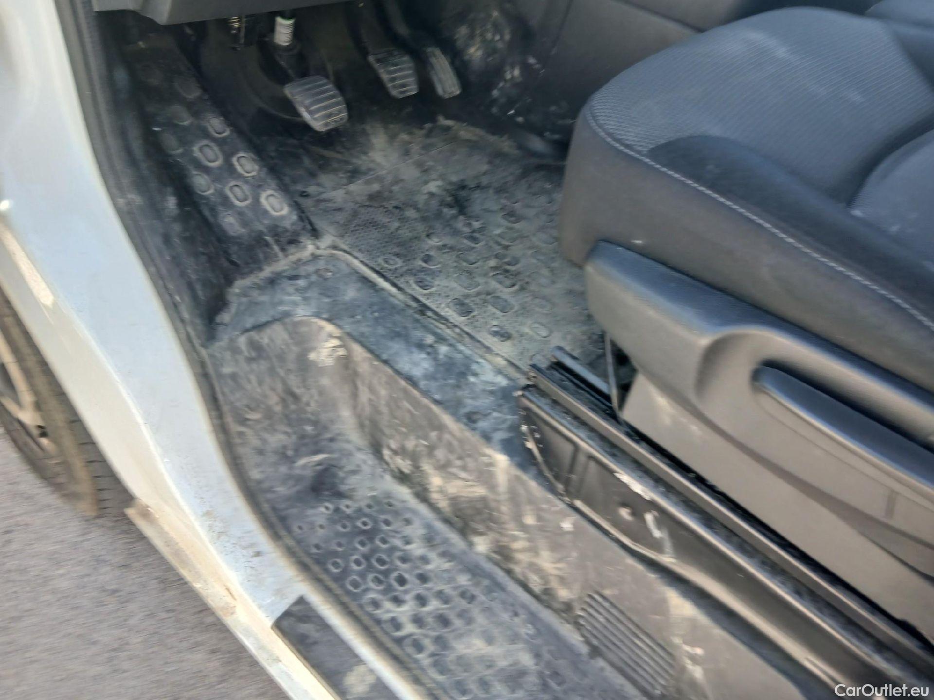  Renault  Trafic RENAULT  / 2019 / 4P / furgón Furgón 29 L2H1 Energy BluedCi 107 kW #12