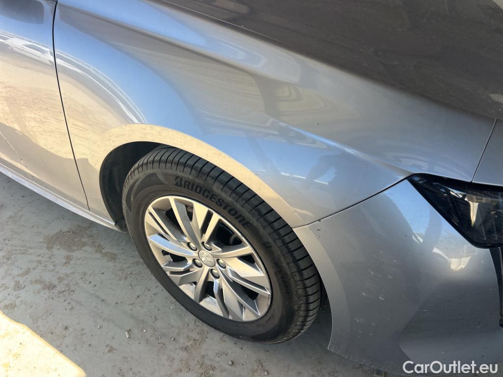  Peugeot  508 PEUGEOT  / 2018 / 5P / berlina con portón 5P Active Pack BlueHDi 130 S&S EAT8 (AC2) #15