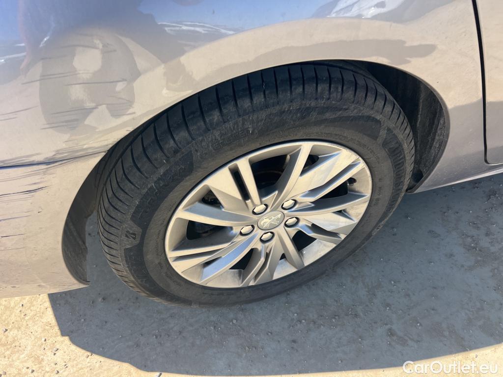  Peugeot  508 PEUGEOT  / 2018 / 5P / berlina con portón 5P Active Pack BlueHDi 130 S&S EAT8 (AC2) #13