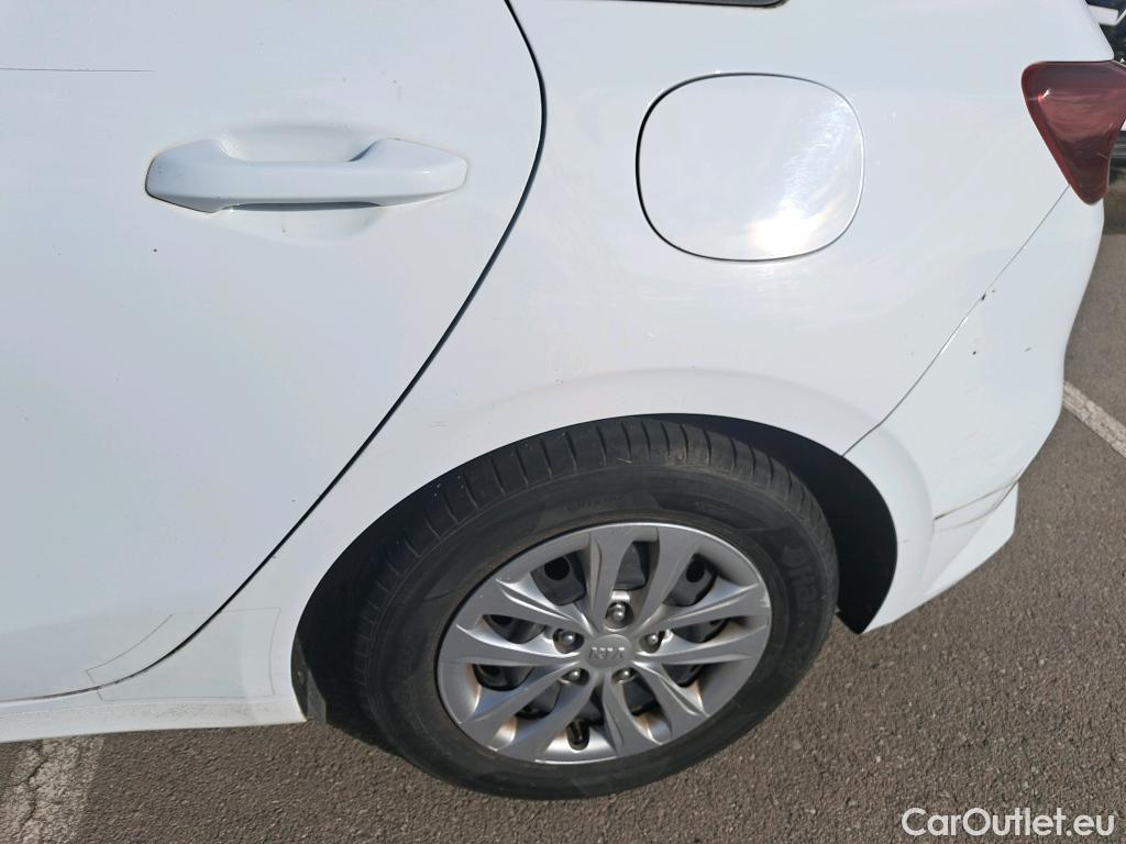  KIA  Cee'd KIA Ceed / 2018 / 5P / berlina con portón 1.0 T-GDi 88kW (120CV) Concept #23