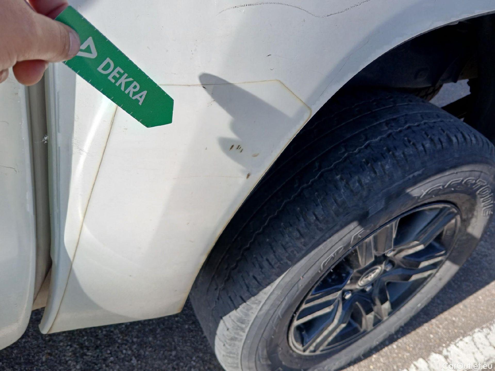  Toyota  Hilux TOYOTA  / 2020 / 4P / pickup 2.4 D-4D Cabina Doble GX Plus #54