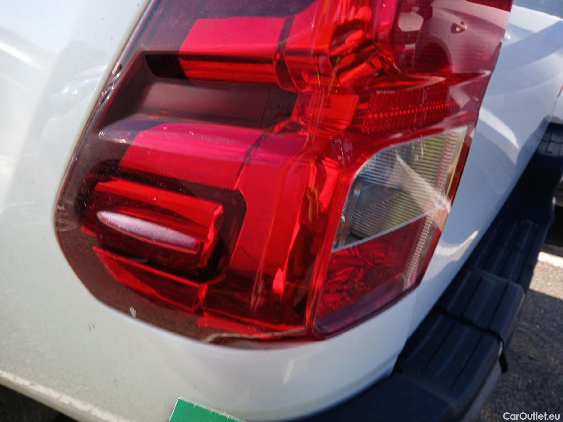  Toyota  Hilux TOYOTA  / 2020 / 4P / pickup 2.4 D-4D Cabina Doble GX Plus #62