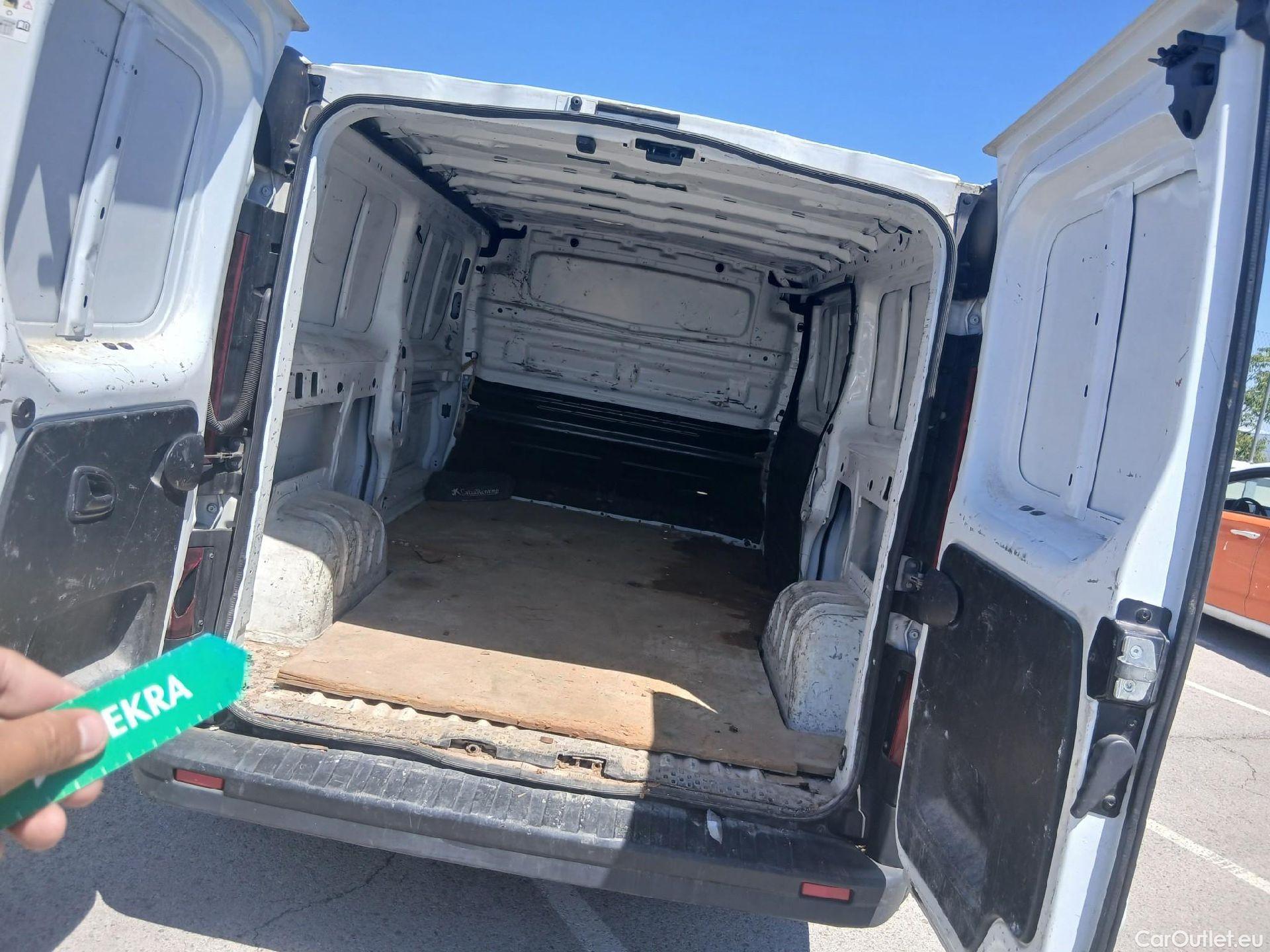  Renault  Trafic RENAULT  / 2019 / 4P / furgón Furgón 29 L2H1 Energy BluedCi 107 kW #2