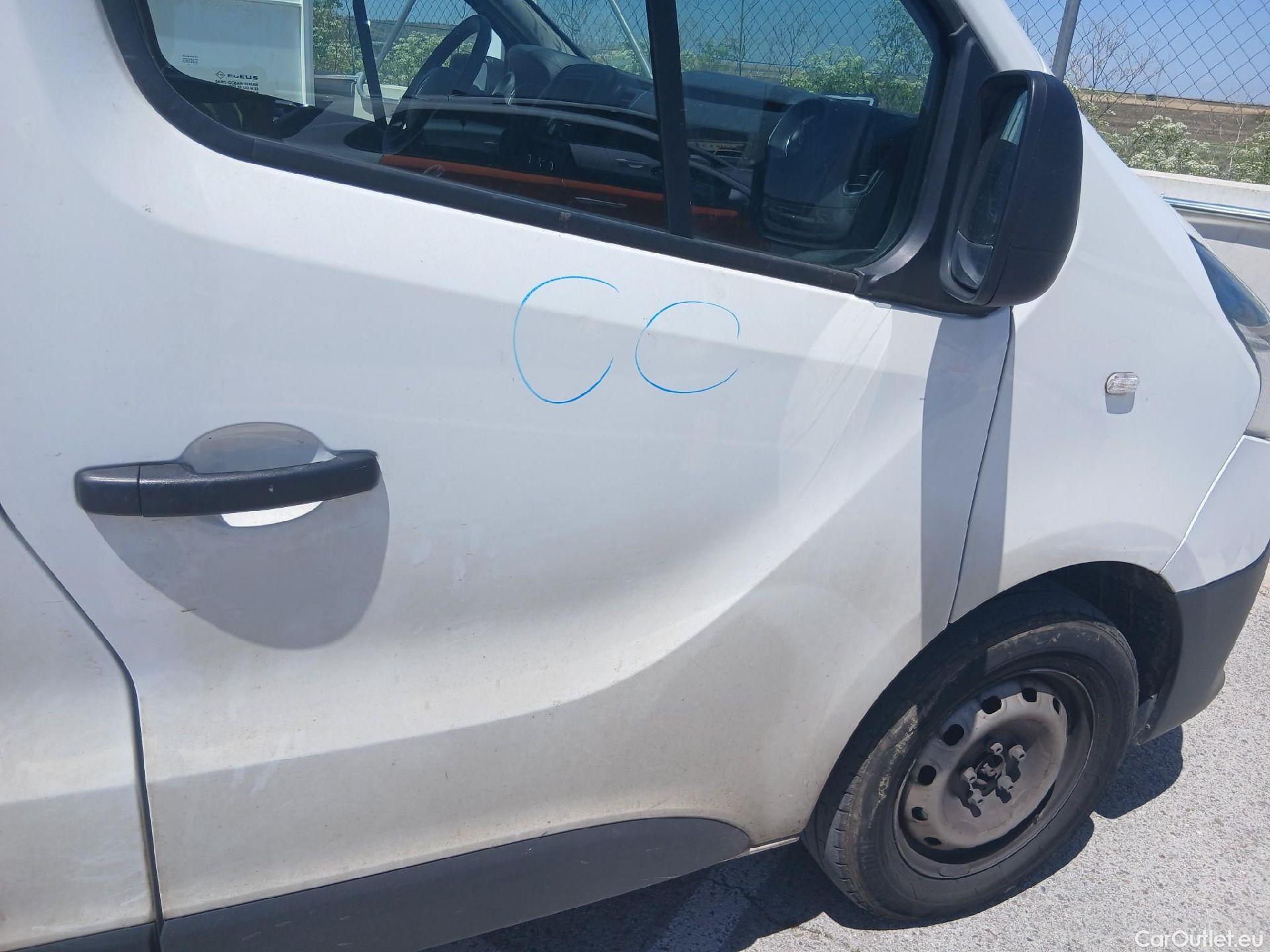  Renault  Trafic RENAULT  / 2019 / 4P / furgón Furgón 29 L2H1 Energy BluedCi 107 kW #46