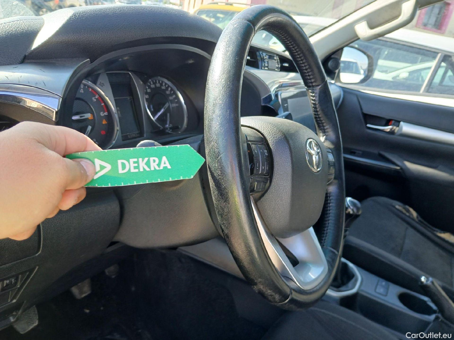  Toyota  Hilux TOYOTA  / 2020 / 4P / pickup 2.4 D-4D Cabina Doble GX Plus #95