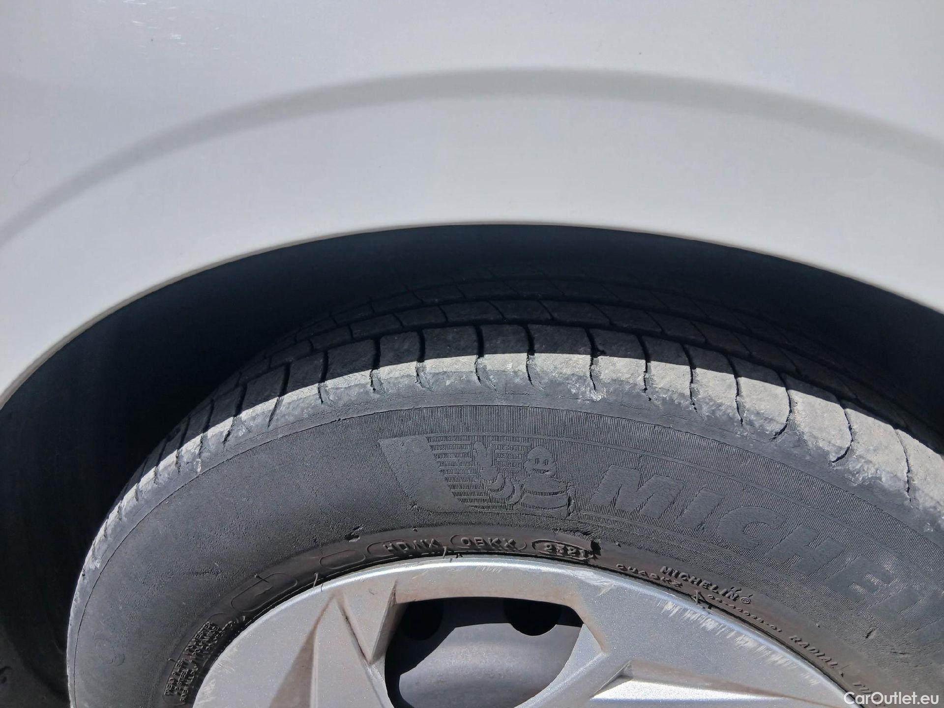  Hyundai  i20 HYUNDAI  1.0 TGDI 100 CV Essence #44