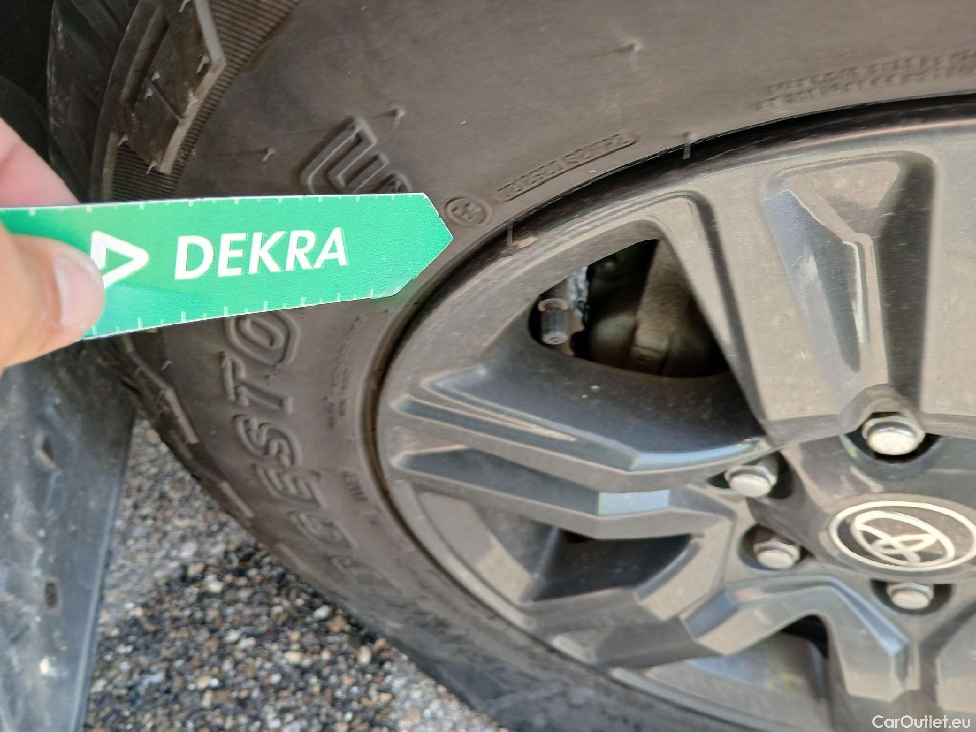  Toyota  Hilux TOYOTA  / 2020 / 4P / pickup 2.4 D-4D Cabina Doble GX Plus #91
