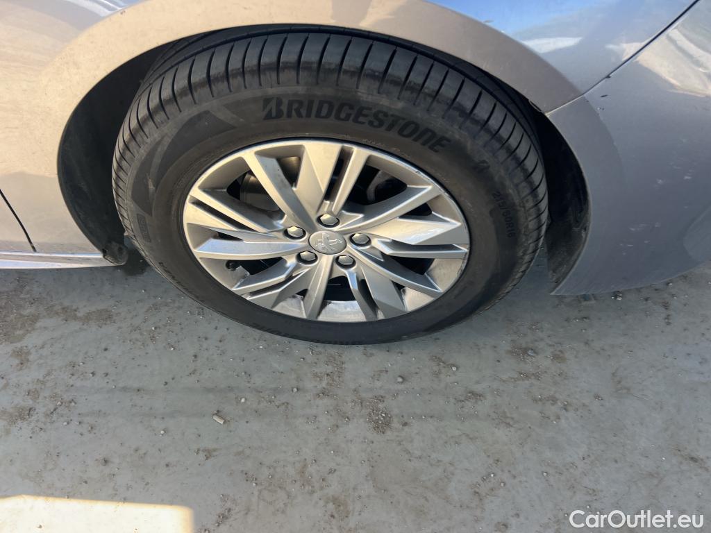  Peugeot  508 PEUGEOT  / 2018 / 5P / berlina con portón 5P Active Pack BlueHDi 130 S&S EAT8 (AC2) #11