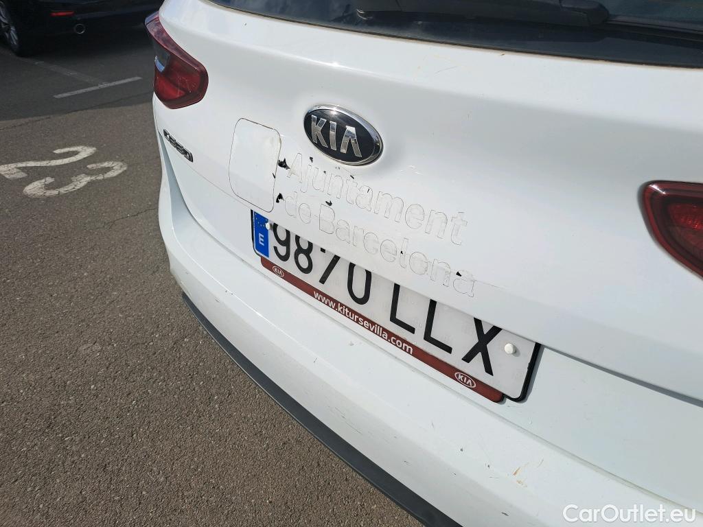  KIA  Cee'd KIA Ceed / 2018 / 5P / berlina con portón 1.0 T-GDi 88kW (120CV) Concept #13