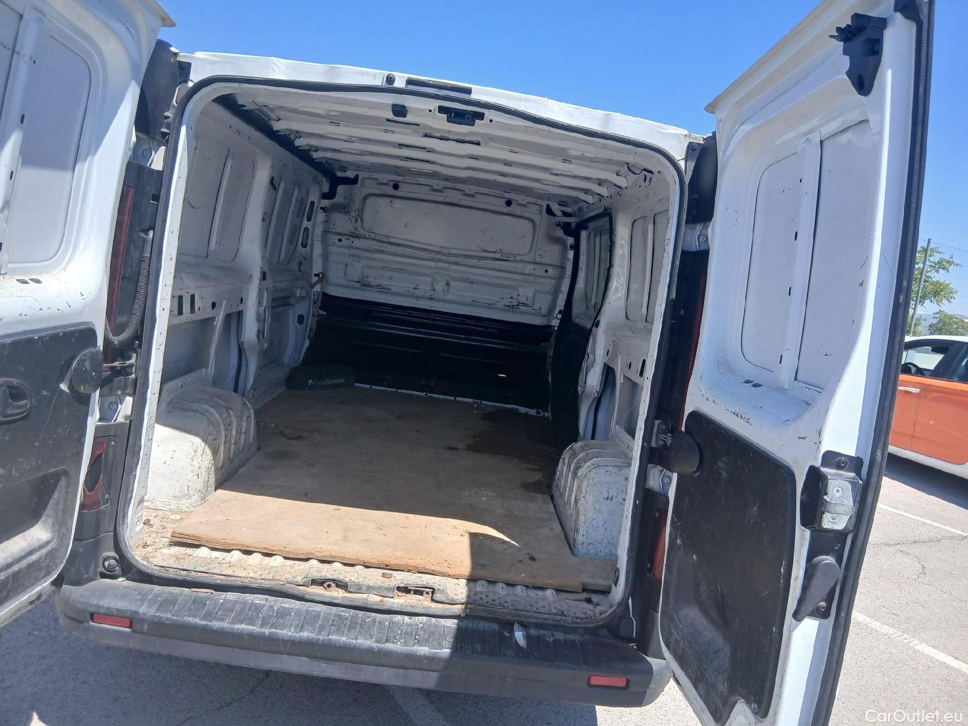  Renault  Trafic RENAULT  / 2019 / 4P / furgón Furgón 29 L2H1 Energy BluedCi 107 kW #1