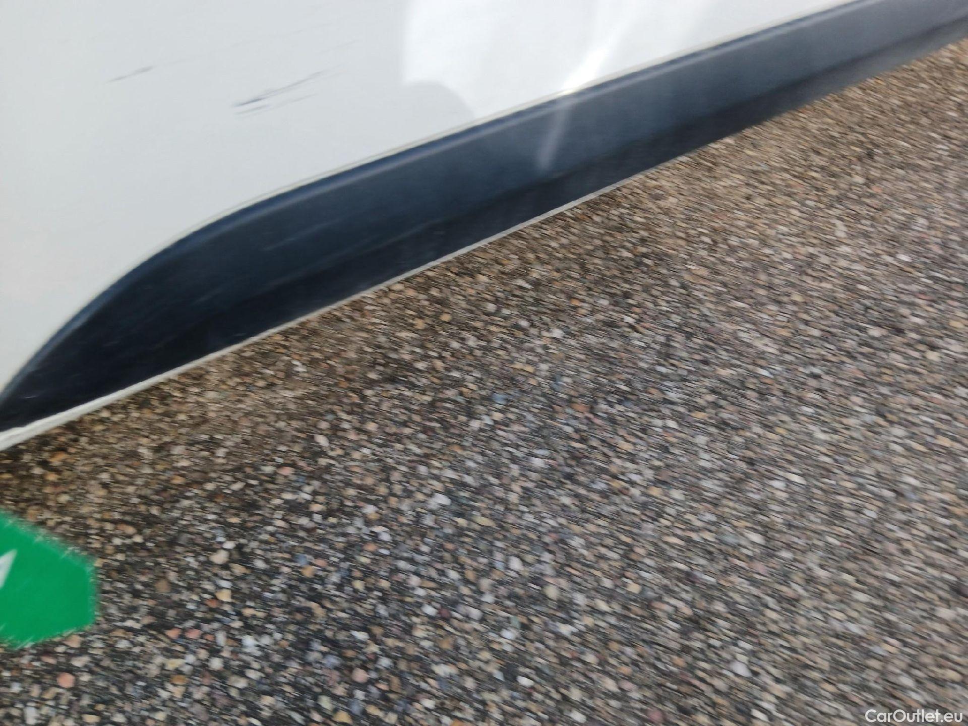  Opel  Vivaro OPEL  / 2019 / 4P / furgón 1.5 Diésel 88kW (120CV) M Std Express #40