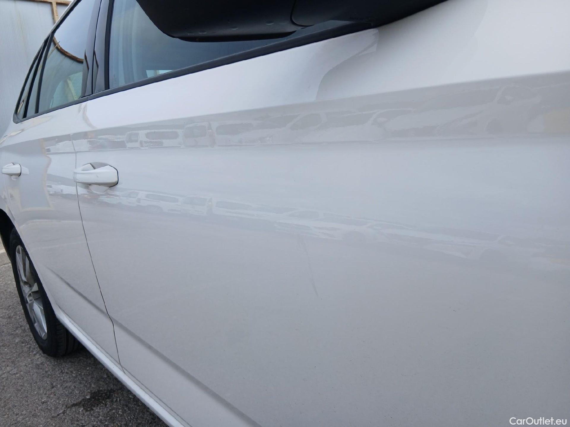  Skoda  Scala SKODA  / 2019 / 5P / berlina con portón 1.0 TGI 66KW (90CV) Active #20