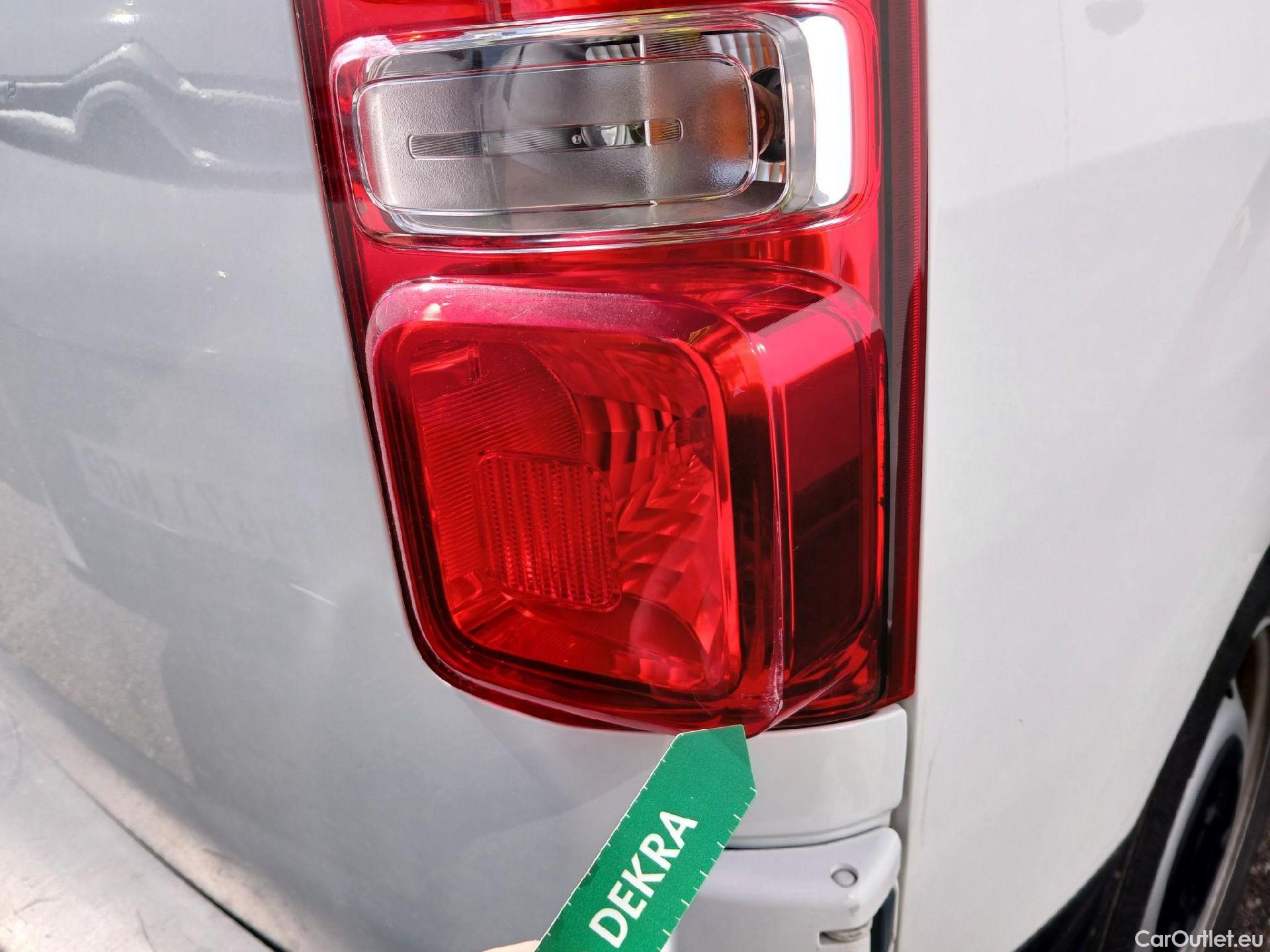  Opel  Vivaro OPEL  / 2019 / 4P / furgón 1.5 Diésel 88kW (120CV) M Std Express #31