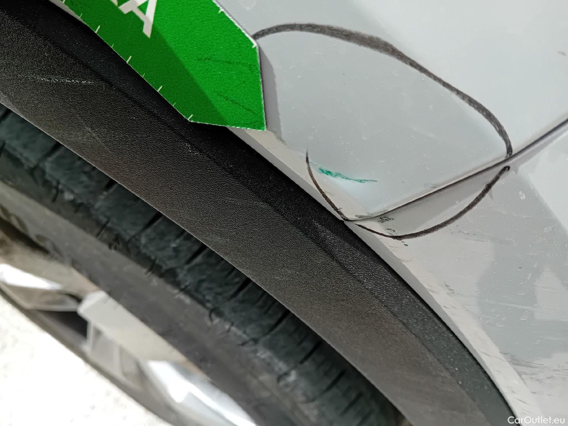  Volvo  XC 40 VOLVO XC40 / 2017 / 5P / todoterreno 2.0 B3 G Momentum Pro Auto #44